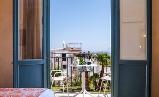 Double Room, Balcony, Sea View | Room amenity