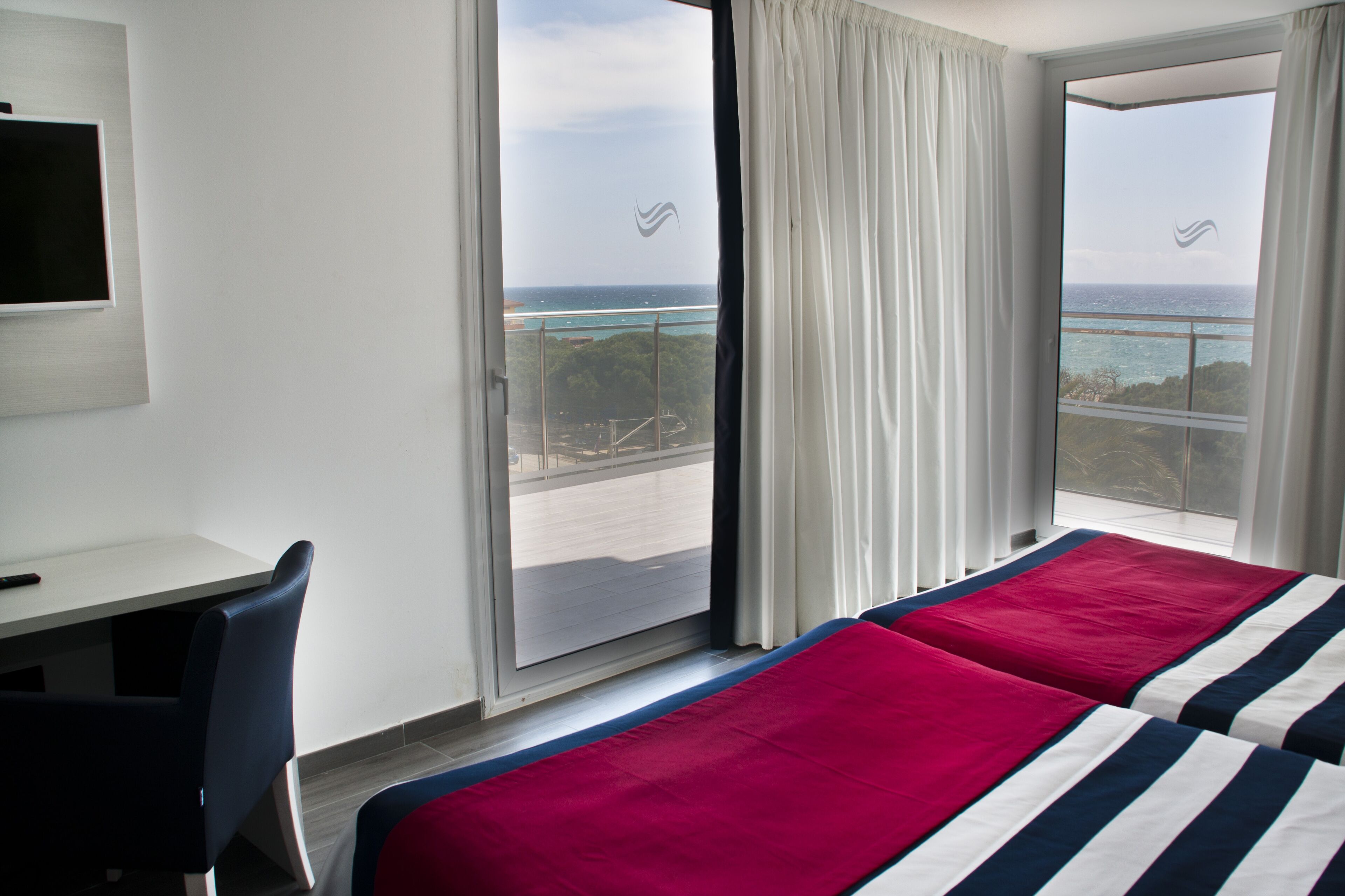 minibar, in-room safe, desk, blackout curtains