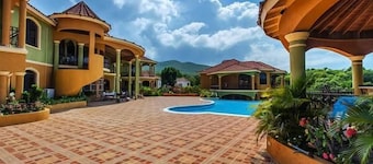 Milbrooks Villa and Retreat