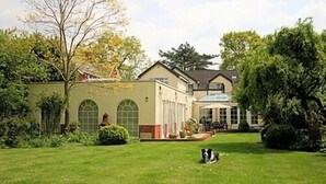Exterior - Dunmow Guesthouse (Dunmow)