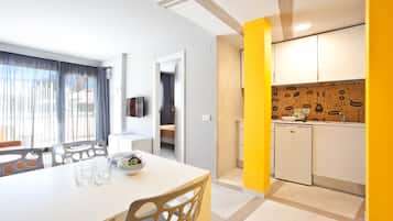 Apartment, 1 Schlafzimmer, Balkon | 3 Schlafzimmer, Zimmersafe, Schreibtisch, Verdunkelungsvorhänge
