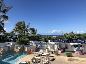 Suite Studio Junior, plusieurs lits, balcon, en front de mer | Vue sur la plage/l’océan