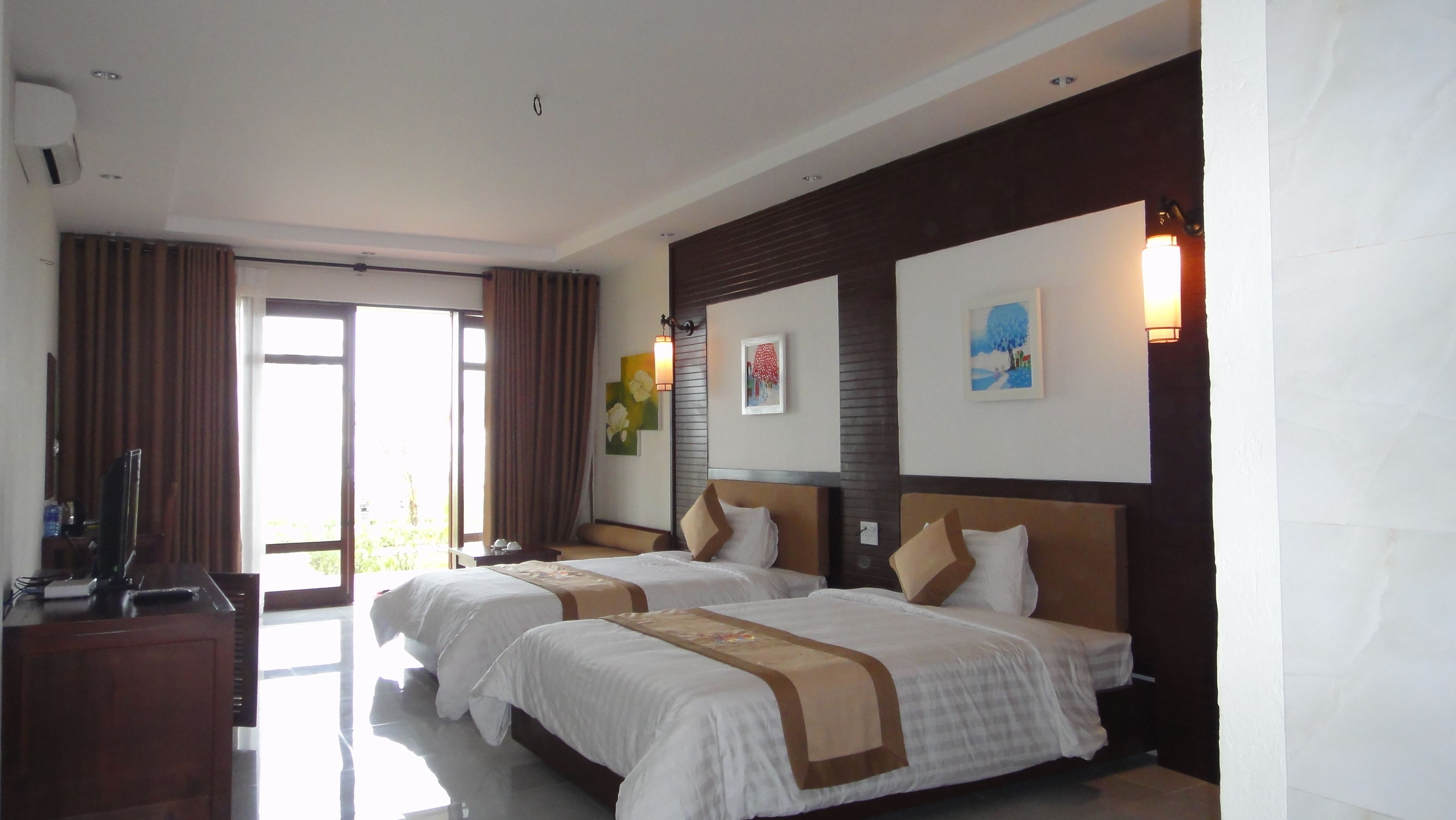 Deluxe-huone, valtamerinäköala | Ylelliset vuodevaatteet, untuvapeitot, työpöytä, pimennysverhot