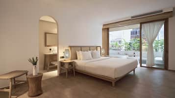 Junior Room | Minibar, in-room safe, desk, free WiFi