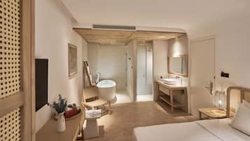 Premier Double Room | Minibar, in-room safe, desk, free WiFi