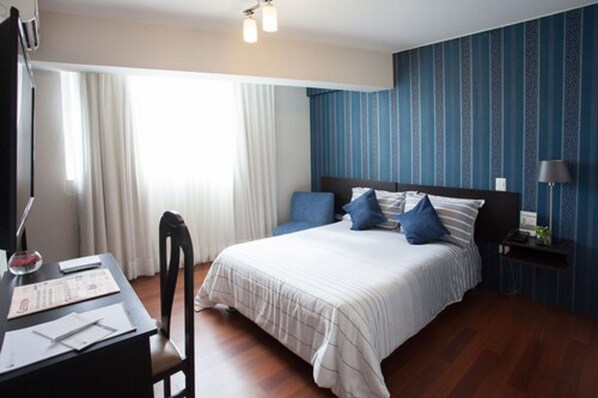 Classic Double Room | Down comforters, memory foam beds, in-room safe, WiFi (free) - Hotel Santa Cruz (Lima)
