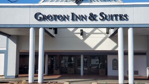 Exterior - Groton Inn and Suites (Groton)