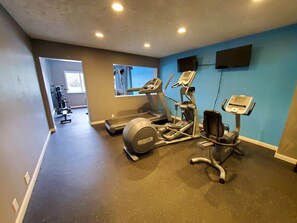 Fitness facility - Groton Inn and Suites (Groton)