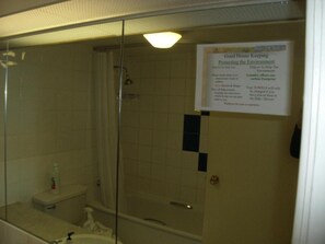 Deluxe Double Room | Bathroom | Hair dryer, towels - The Clarkes Hotel (Barrow-in-Furness)