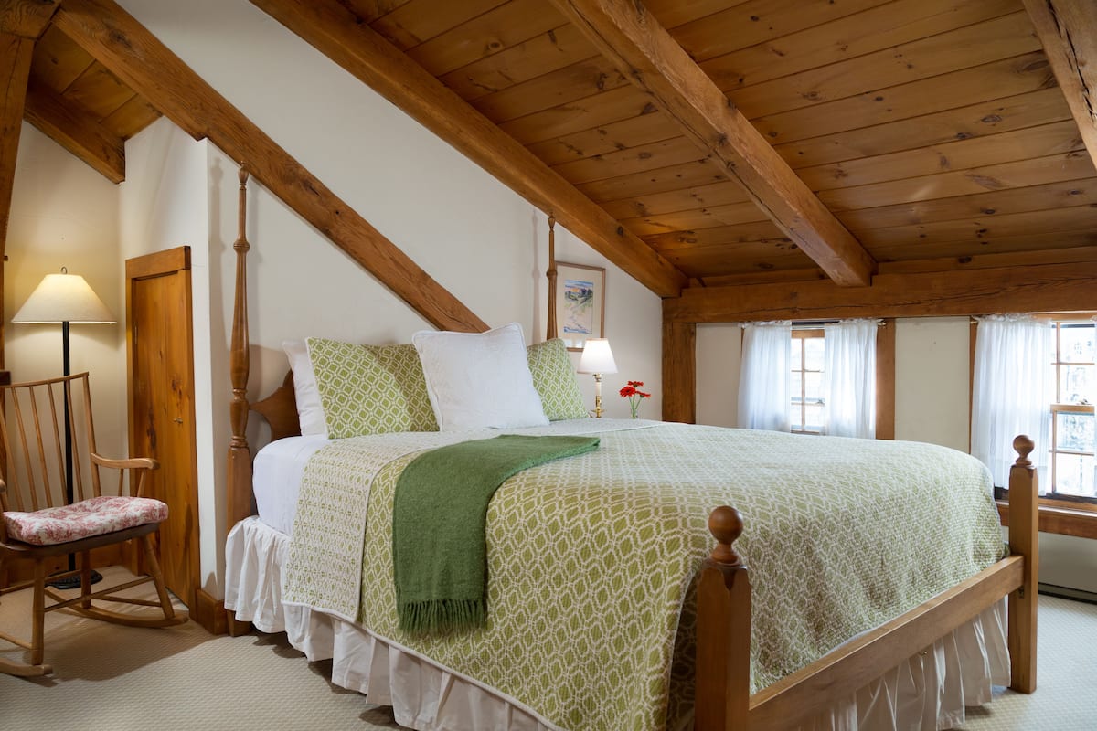 Deluxe suite, 1 queensize bed met slaapbank | Luxe beddengoed, individueel gedecoreerd, individueel gemeubileerd
