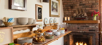 Seven Sea Street Inn