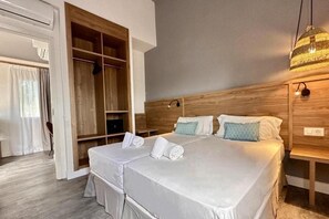 In-room safe, free cots/infant beds, WiFi - Blue Sea Club Caleta Dorada (Antigua)