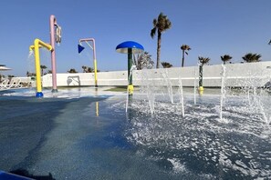 3 piscinas al aire libre, tumbonas