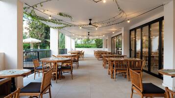 Food court
