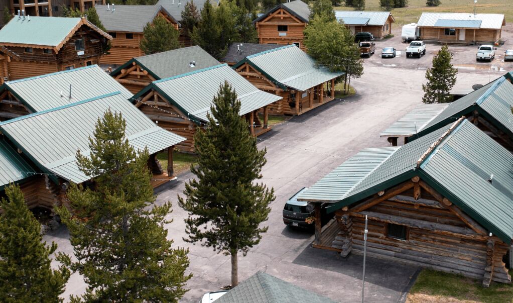 Lionhead Trail Cabin | Iron/ironing board, WiFi, bed sheets