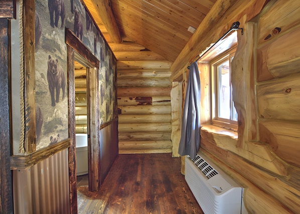 Chalet rustique exclusif, salle de bain attenante (Madison Series- 1) | Plan dâĂ©tage