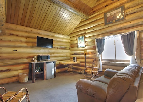Exclusive Cabin, Ensuite (Madison Series- 1) | Iron/ironing board, WiFi, bed sheets. The Hibernation Station