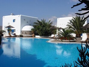 Outdoor pool - Mykonian Iros (Mykonos)