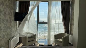 Standard Double Room, Sea View | Premium bedding, minibar, in-room safe, soundproofing