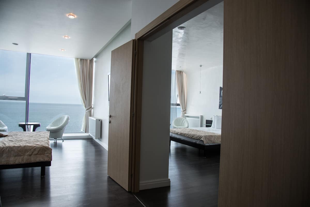 Standard Family Room | Premium bedding, minibar, in-room safe, soundproofing