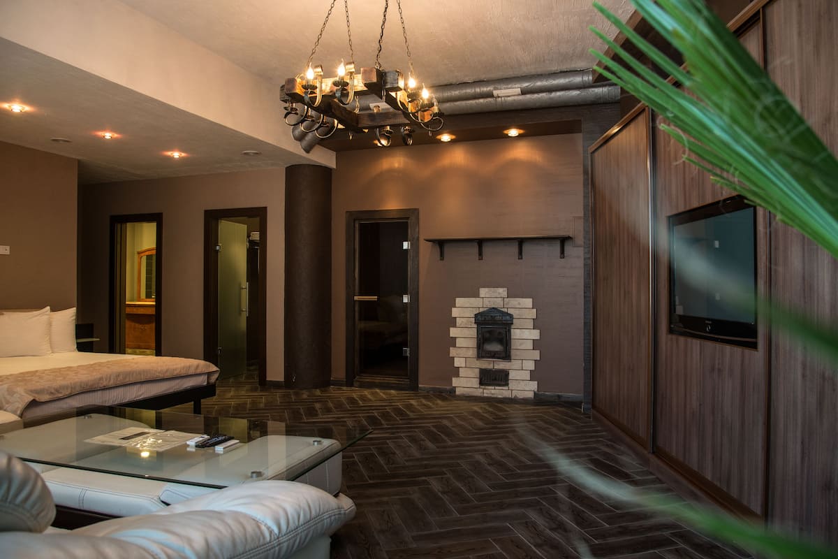 Suite, Sauna | Premium bedding, minibar, in-room safe, soundproofing