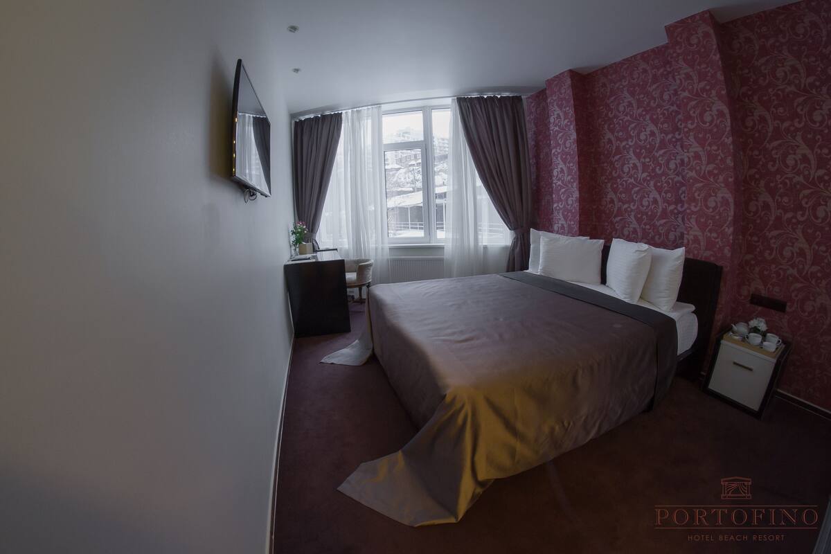 Standard Double Room | Premium bedding, minibar, in-room safe, soundproofing