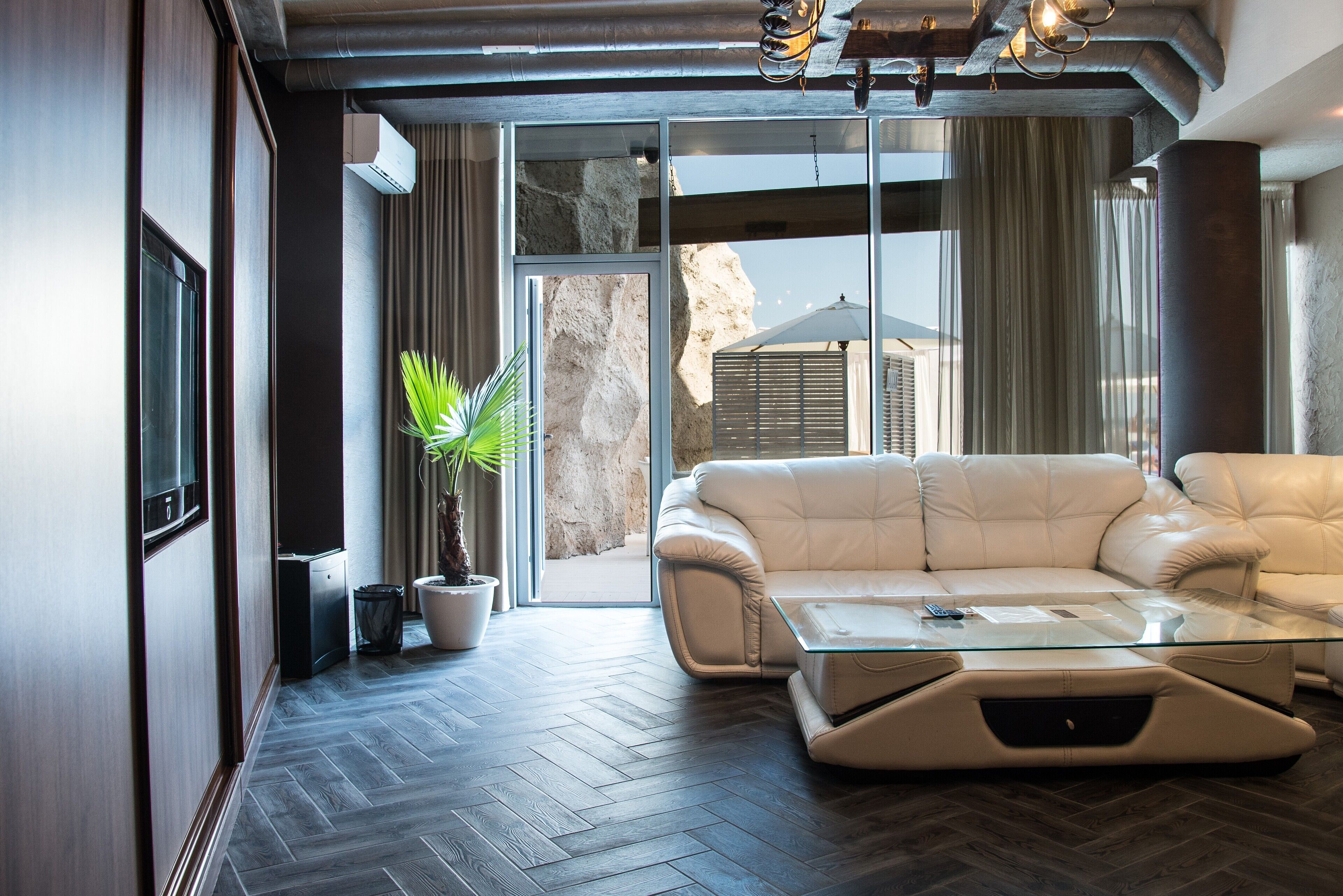 40-inch TV with satellite channels, heated floors