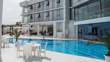 Outdoor pool, cabanas (surcharge), pool umbrellas
