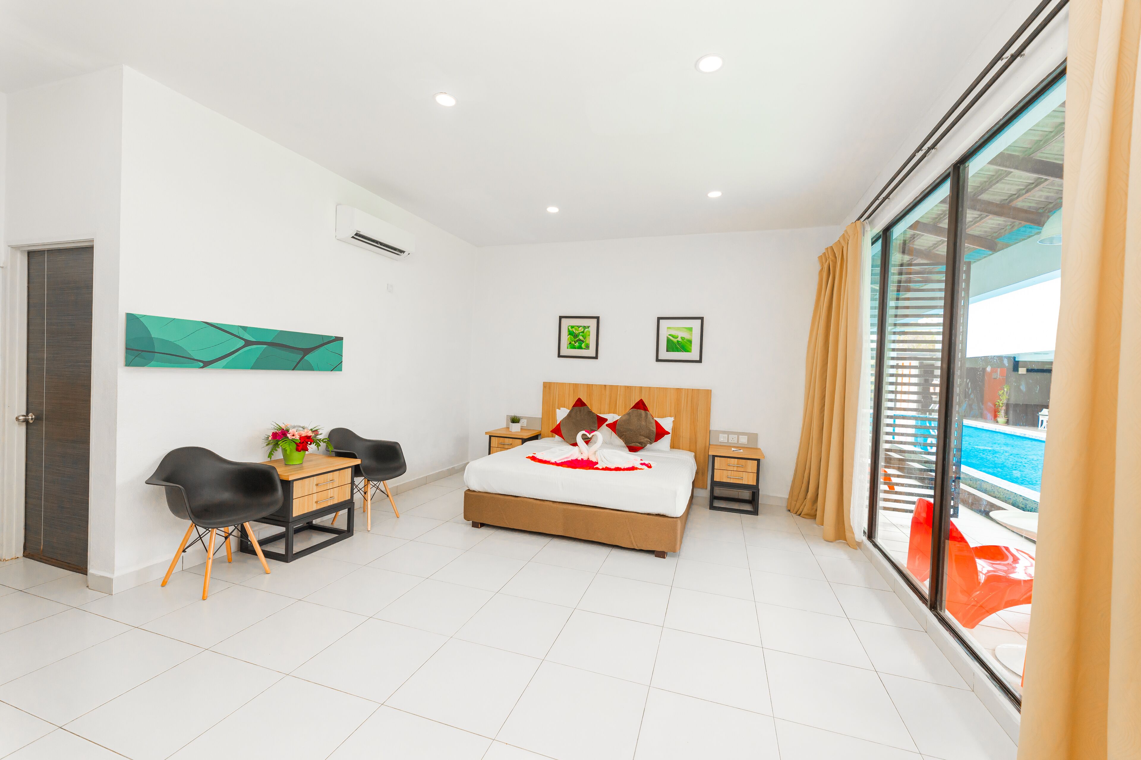 行政套房 | 迷你吧、客房內保險箱、書桌、熨斗/熨衣板