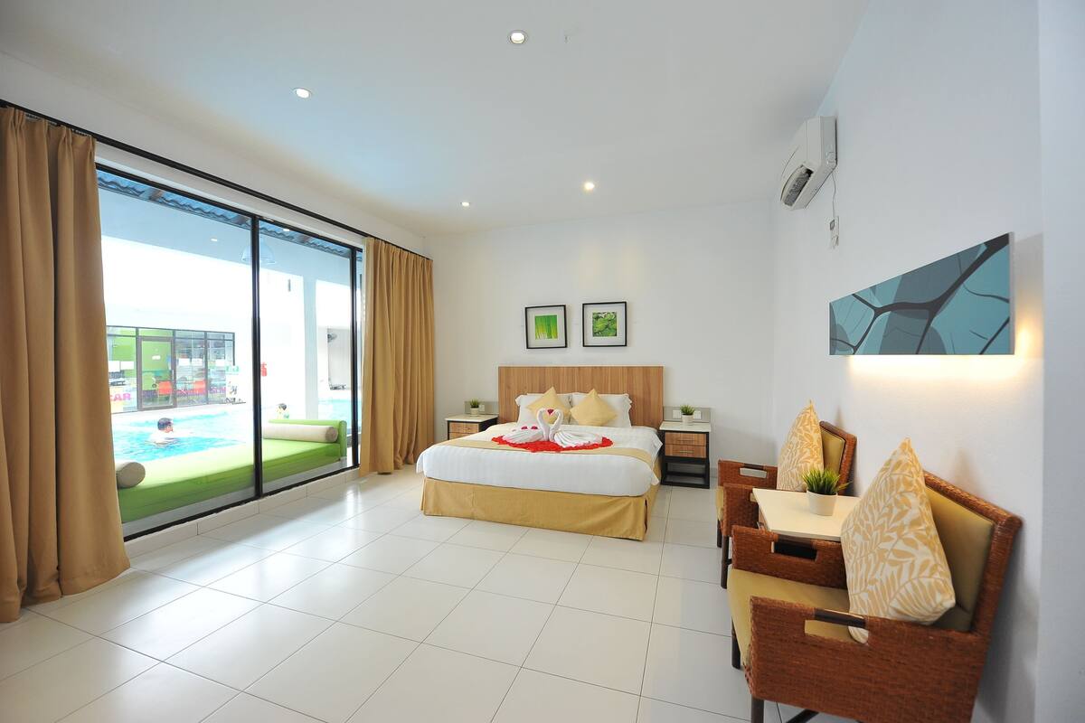 Minibar, Zimmersafe, Schreibtisch, Bügeleisen/Bügelbrett