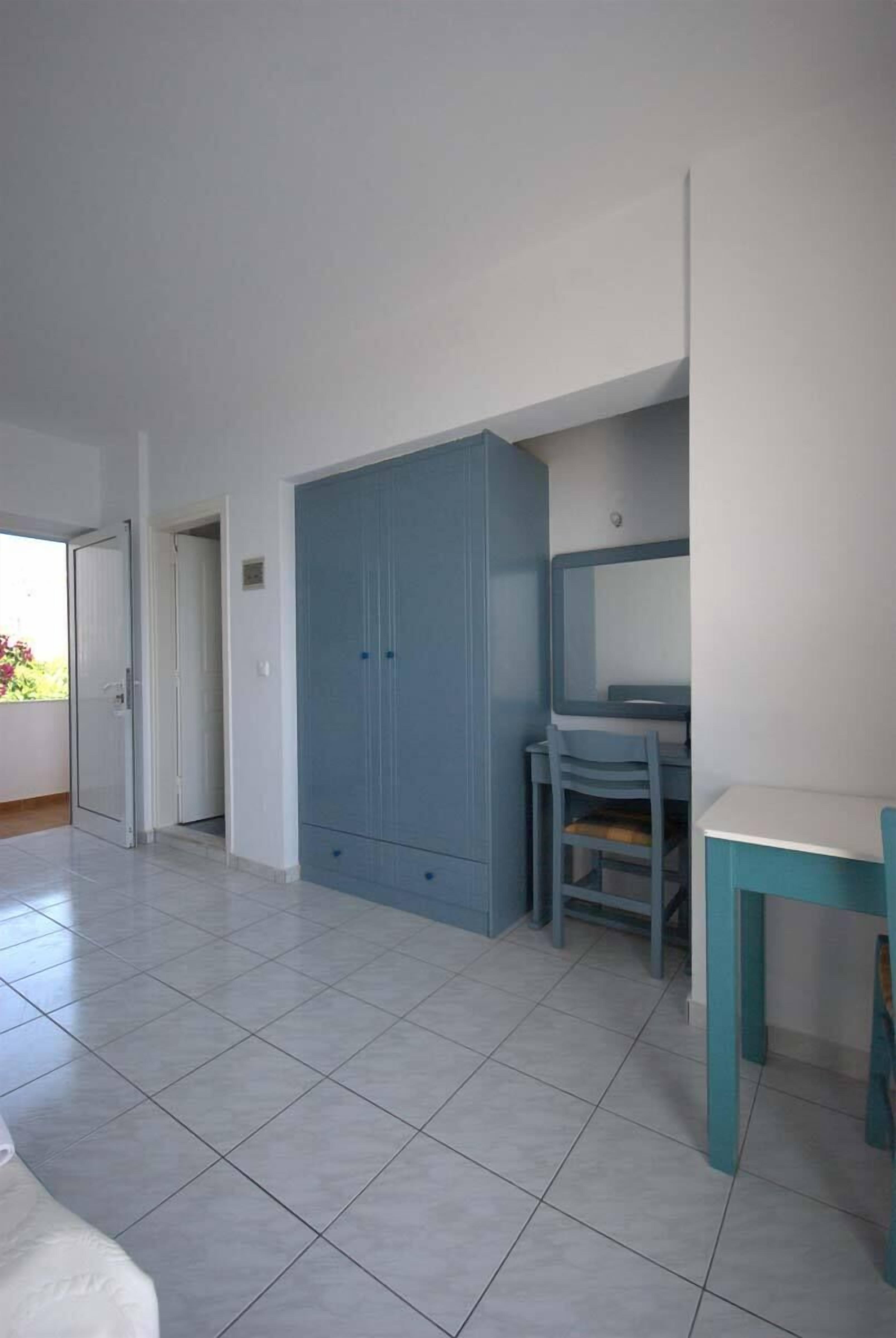 in-room safe, desk, soundproofing, iron/ironing board