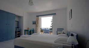 Studio, vue mer | Coffres-forts dans les chambres, bureau, chambres insonorisées