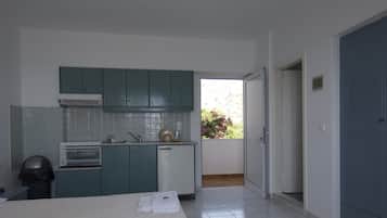 In-room safe, desk, soundproofing, iron/ironing board
