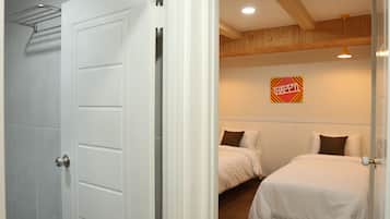 Habitación estándar con 2 camas individuales | Tabla de planchar con plancha y wifi gratis