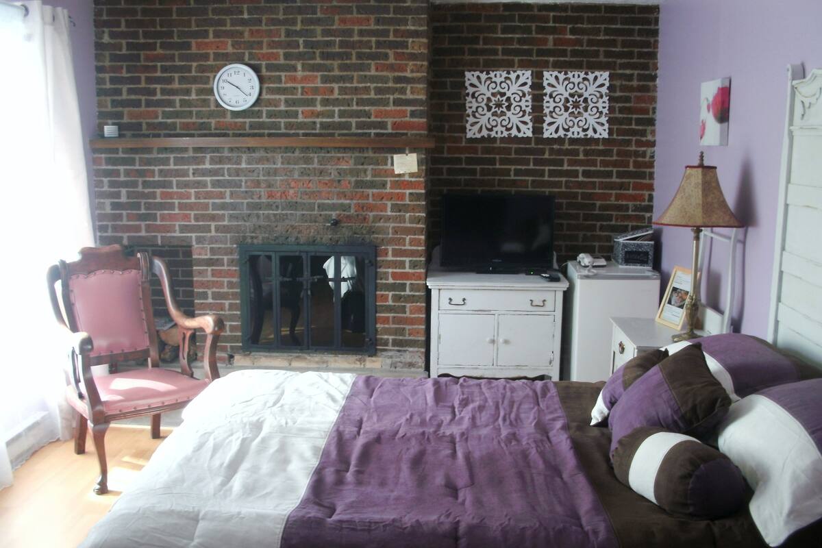 Romantic Room, Jetted Tub