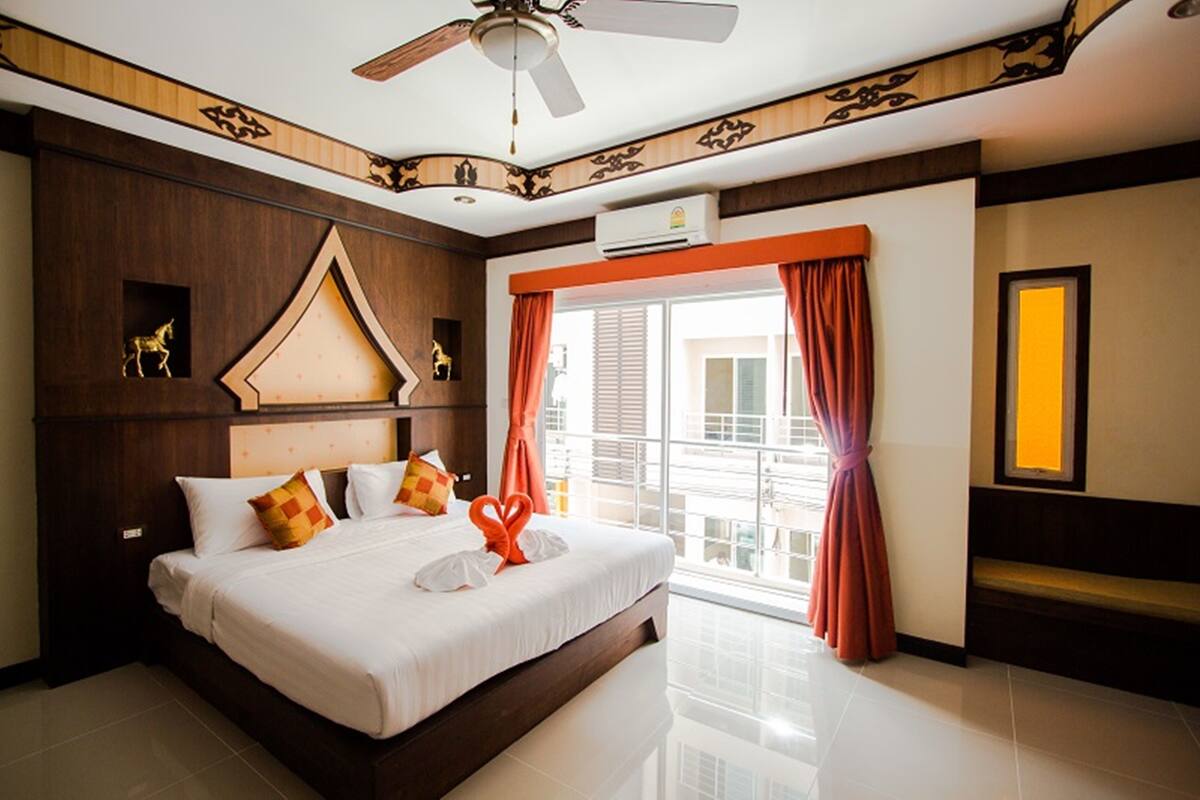 Superior Room, Balcony | Minibar (some free items), in-room safe, blackout drapes
