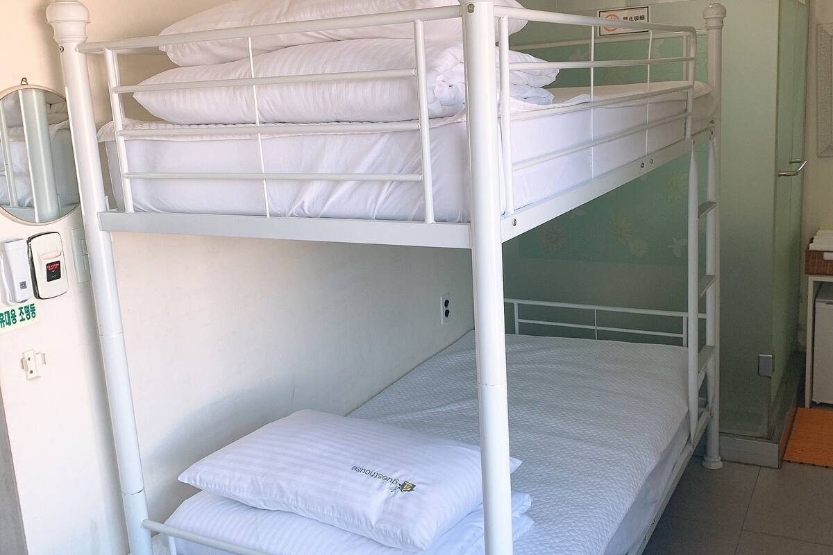 Rollaway beds, free WiFi, individually decorated, individually furnished