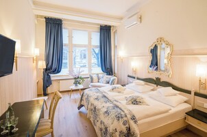 Allergikerbettwaren, Minibar, Zimmersafe, individuell dekoriert