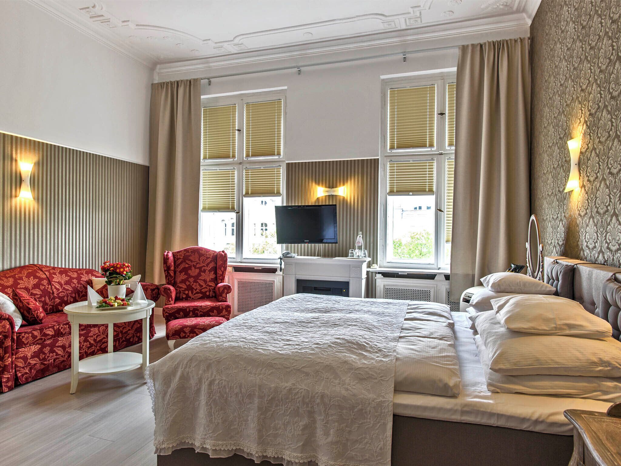 Classic Grand Room | Allergitestet sengetøy, minibar, safe på rommet og individuelt dekorert