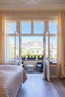 Superior Balcony Room | Hypo-allergenic bedding, in-room safe, individually decorated