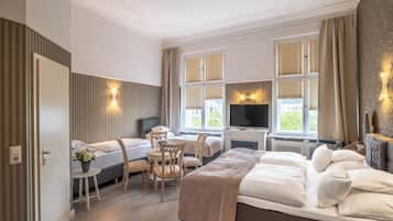 Superior Grand Room | Biancheria da letto ipoallergenica, una cassaforte in camera