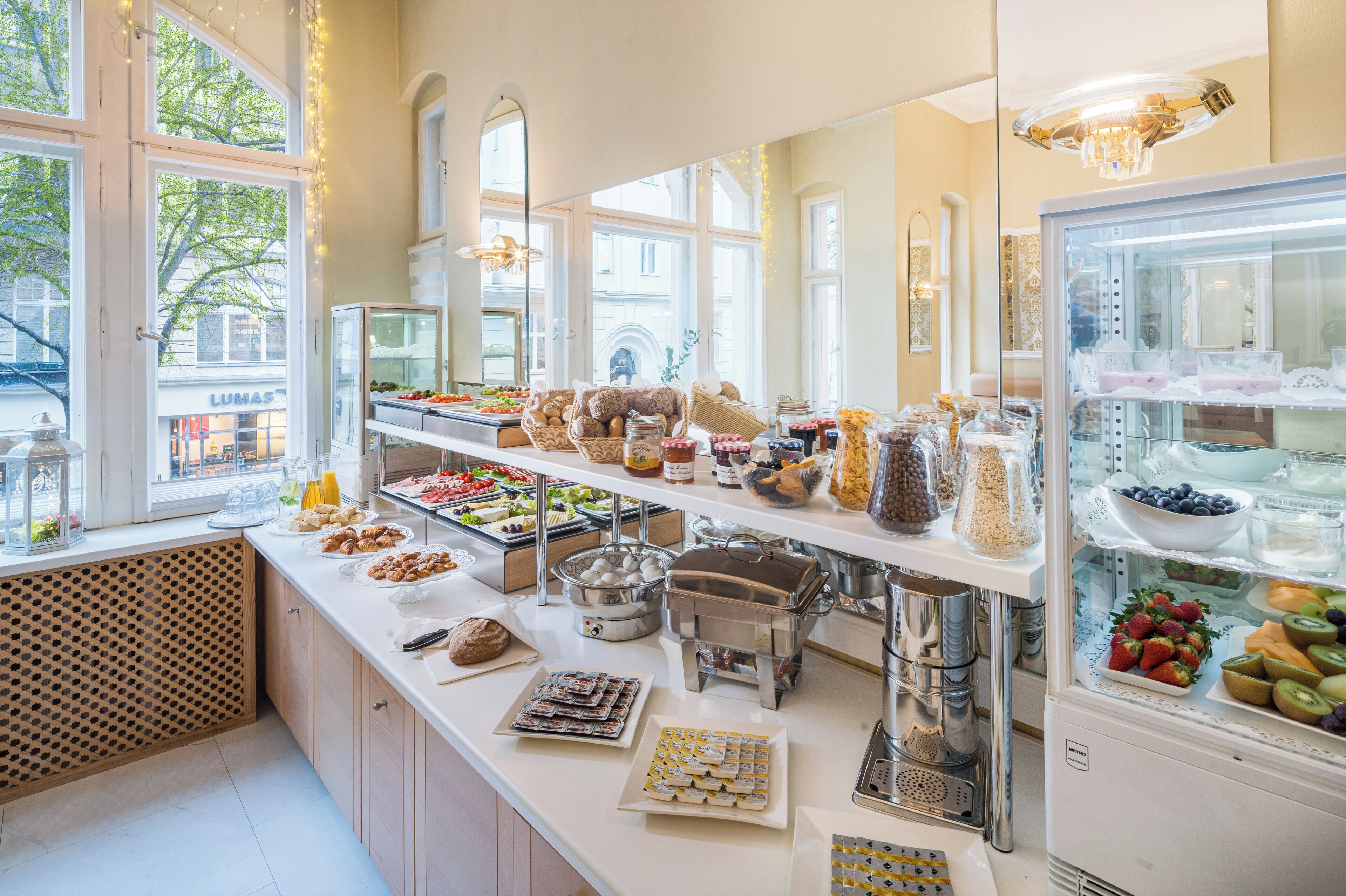 Daily buffet breakfast (EUR 17 per person)