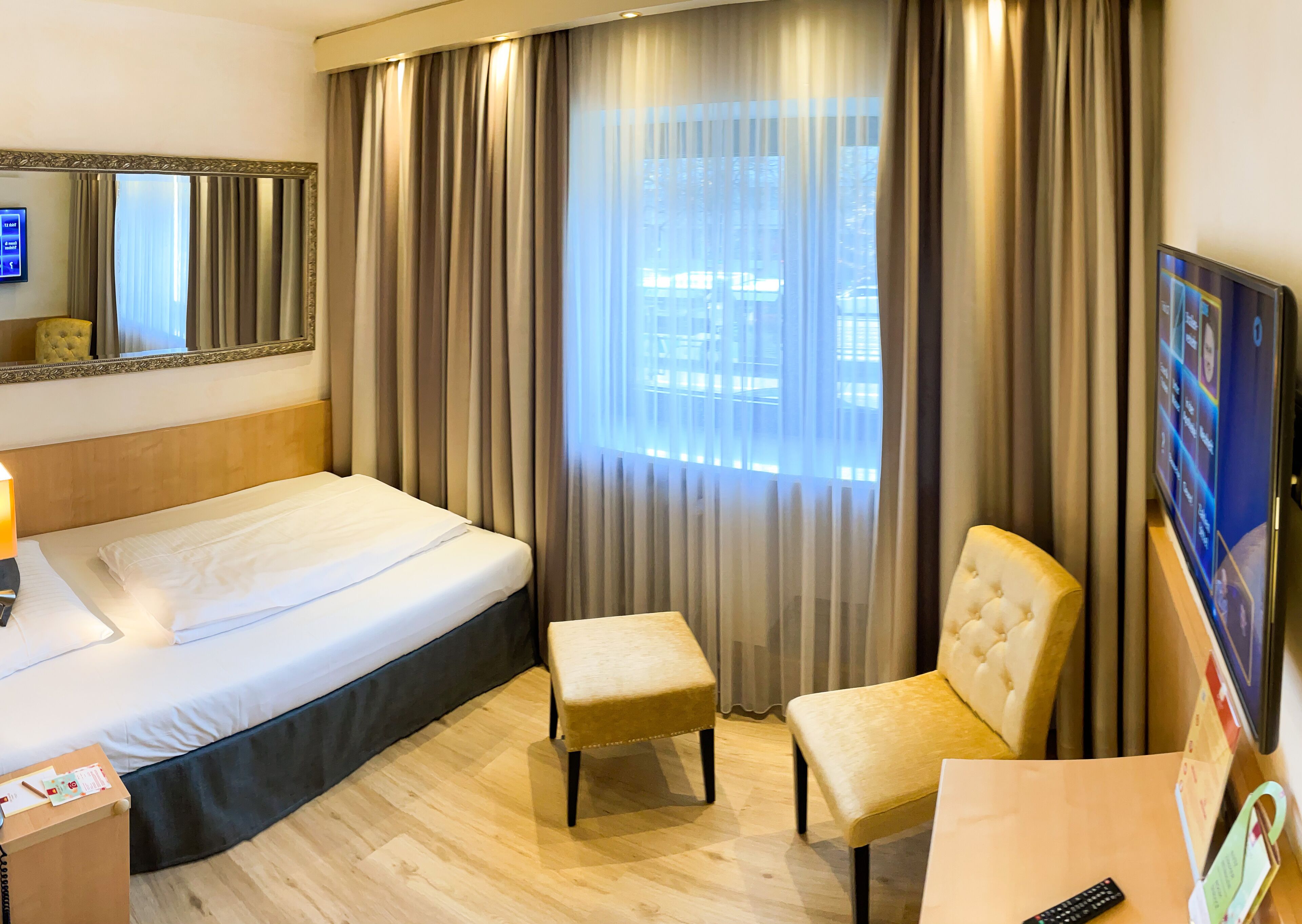 standard single room | 1 bedroom, premium bedding, pillow-top beds, minibar