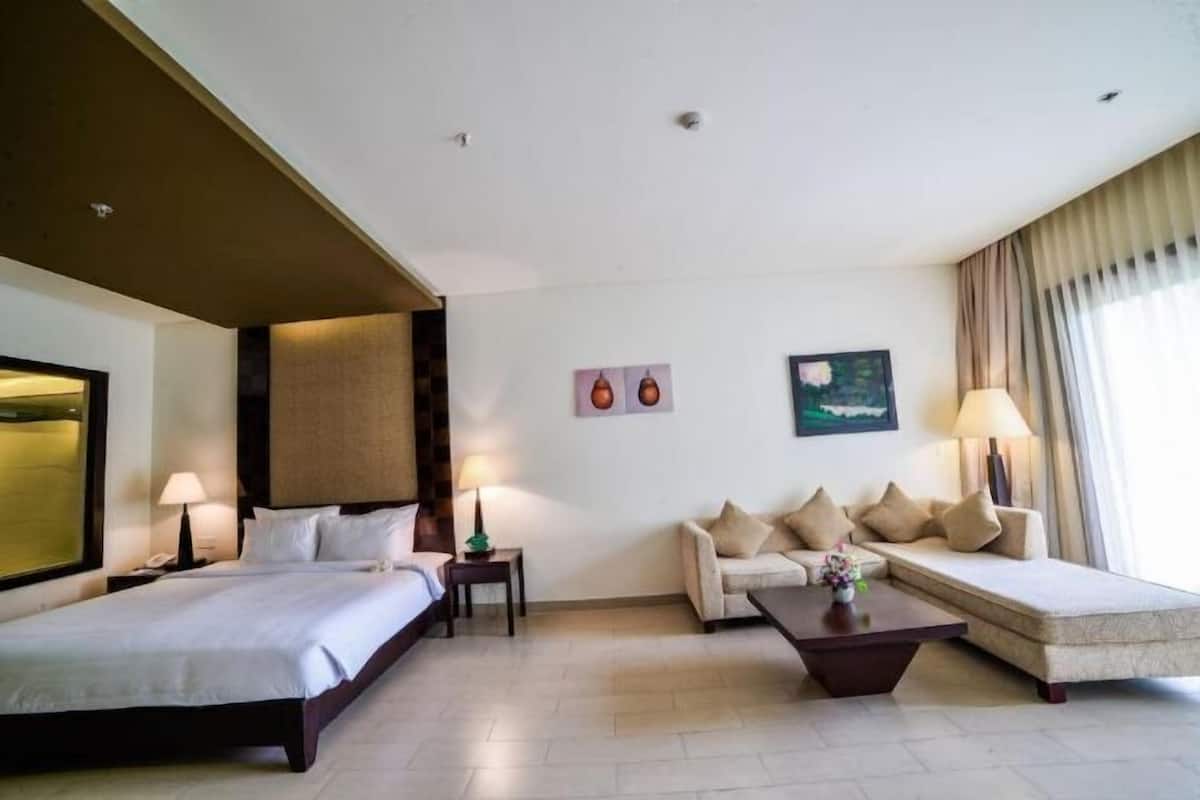 1 bedroom, minibar, in-room safe, desk
