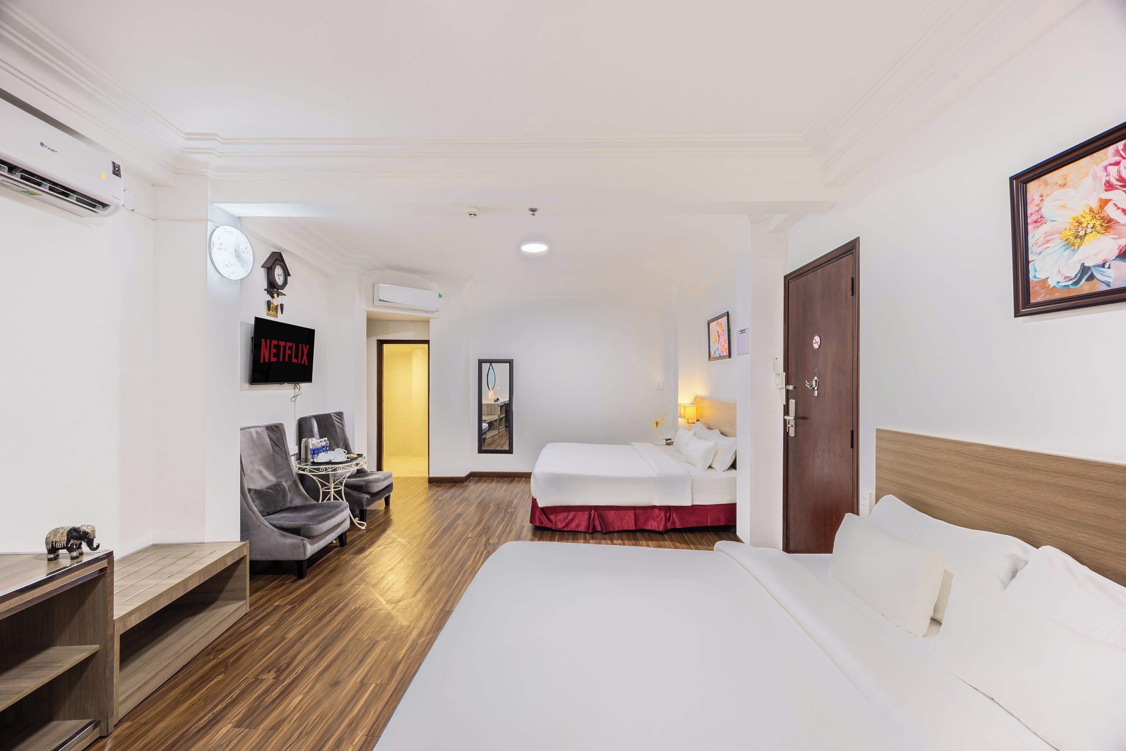 Kamar Keluarga | Minibar, brankas, tirai kedap cahaya, dan setrika/meja setrika