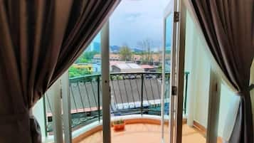 Apartemen Keluarga, 3 kamar tidur | Balkon