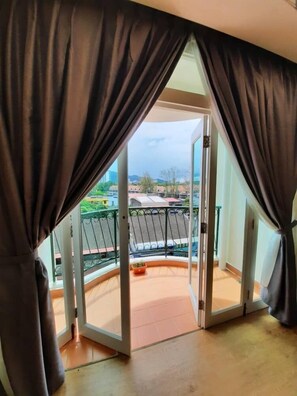 Family Apartment, 3 Bedrooms | Balkoni
