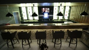 2 restaurants, breakfast, lunch, dinner served; Indian cuisine - Hotel City Heart Premium (Chandigarh)