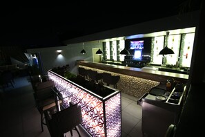 2 restaurants, breakfast, lunch, dinner served; Indian cuisine - Hotel City Heart Premium (Chandigarh)