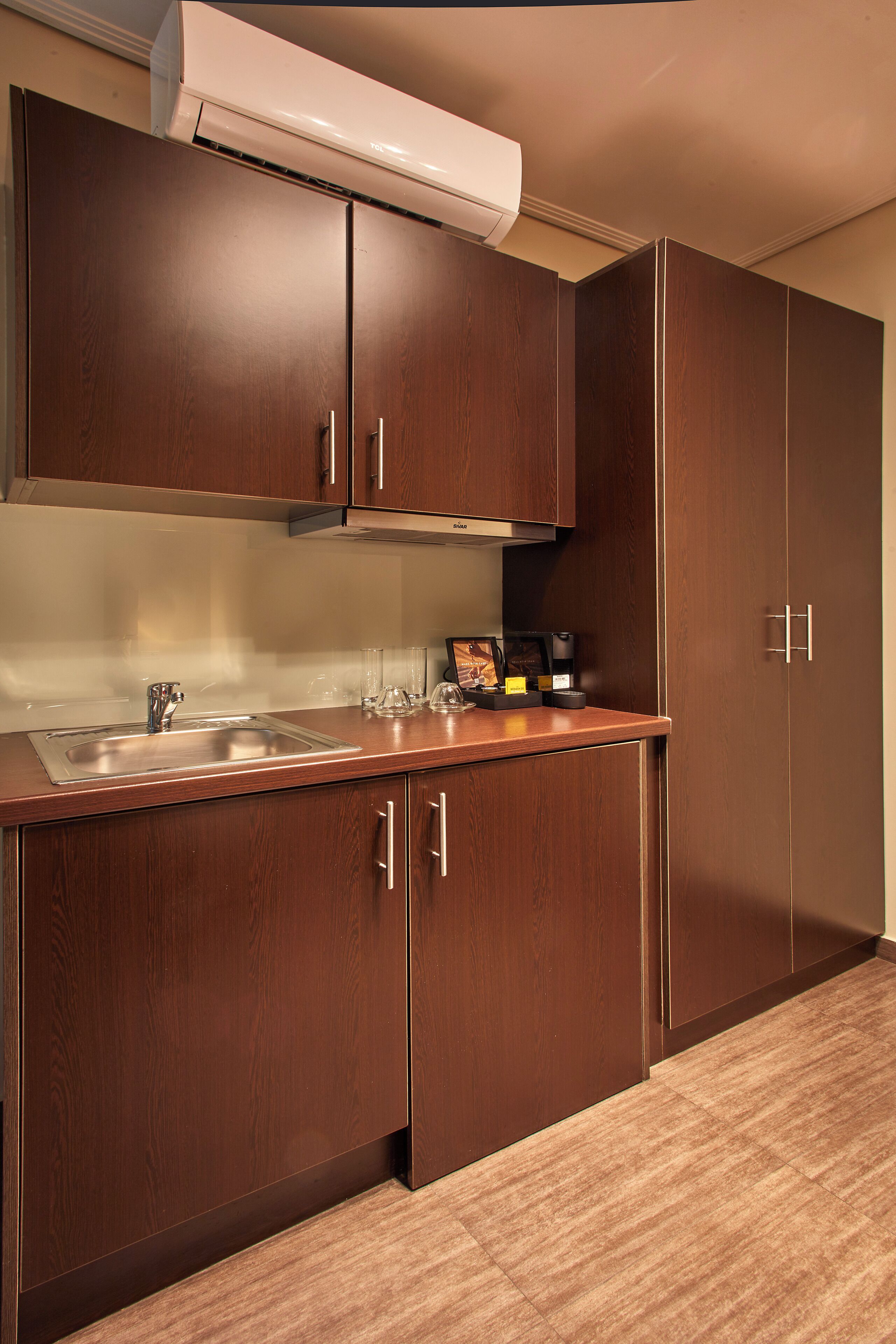 deluxe double room, 1 bedroom | premium bedding, in-room safe, desk, blackout curtains